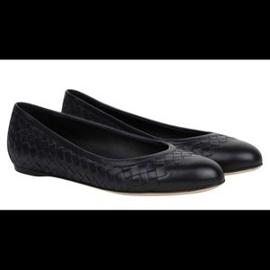 Bottega Veneta BV black leather flats